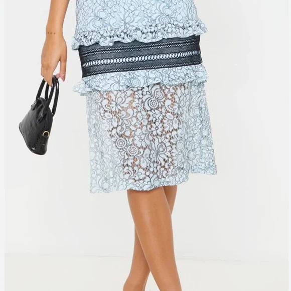 PrettyLittleThing Blue Lace Dress - Picture 3 of 6